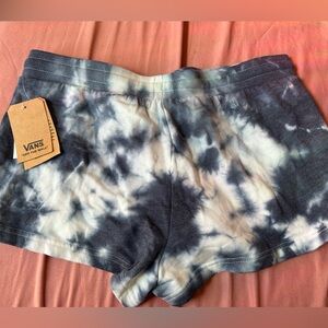 Woman’s vans shorts